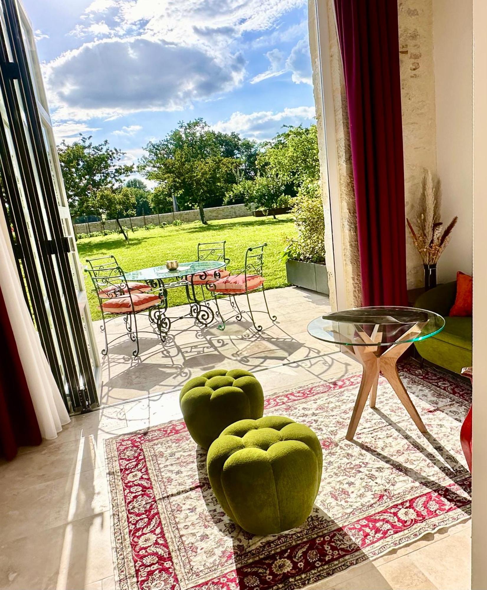 Chateau De Lafont Suites Saint-Vivien  Buitenkant foto
