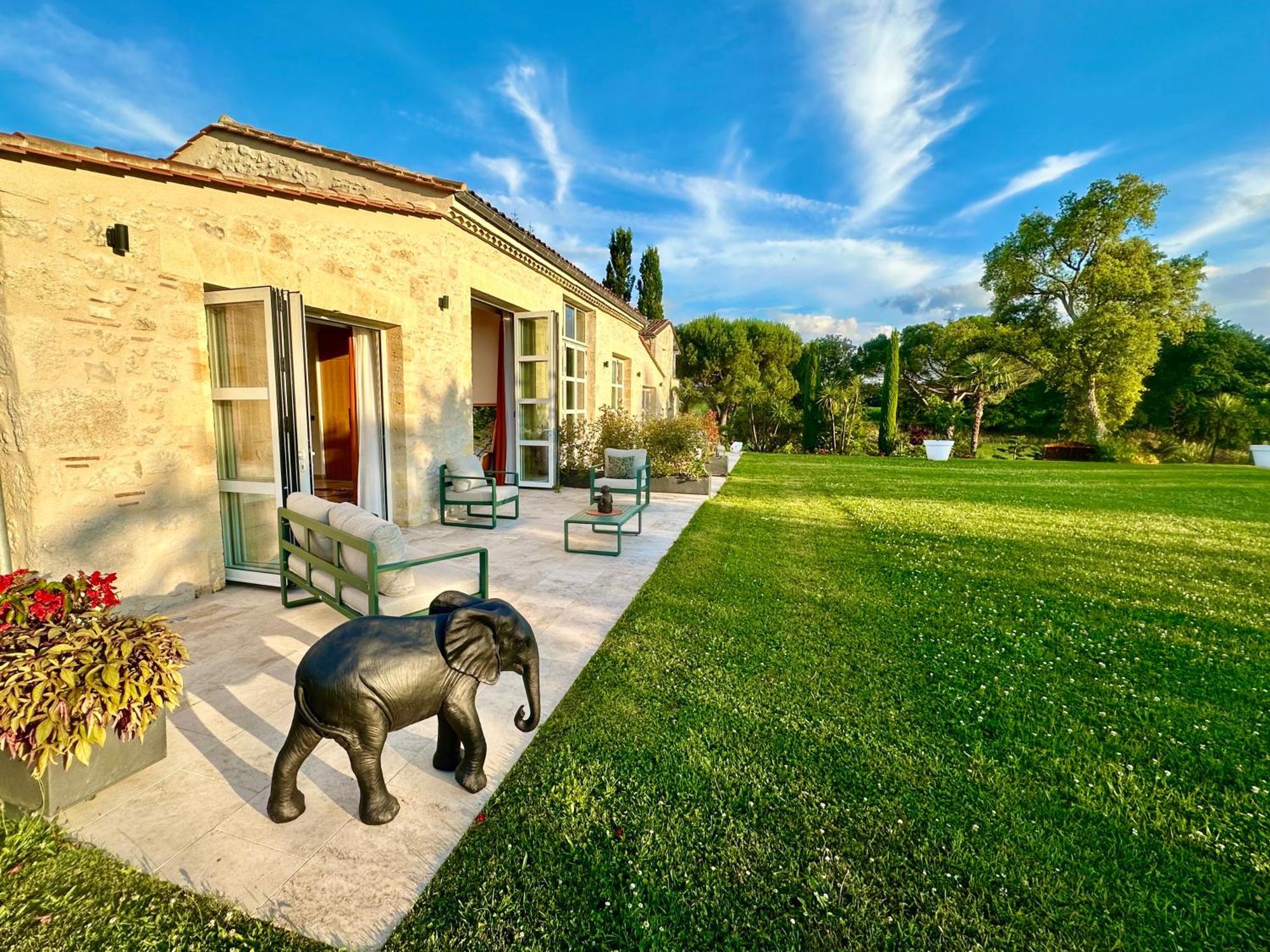Chateau De Lafont Suites Saint-Vivien  Buitenkant foto