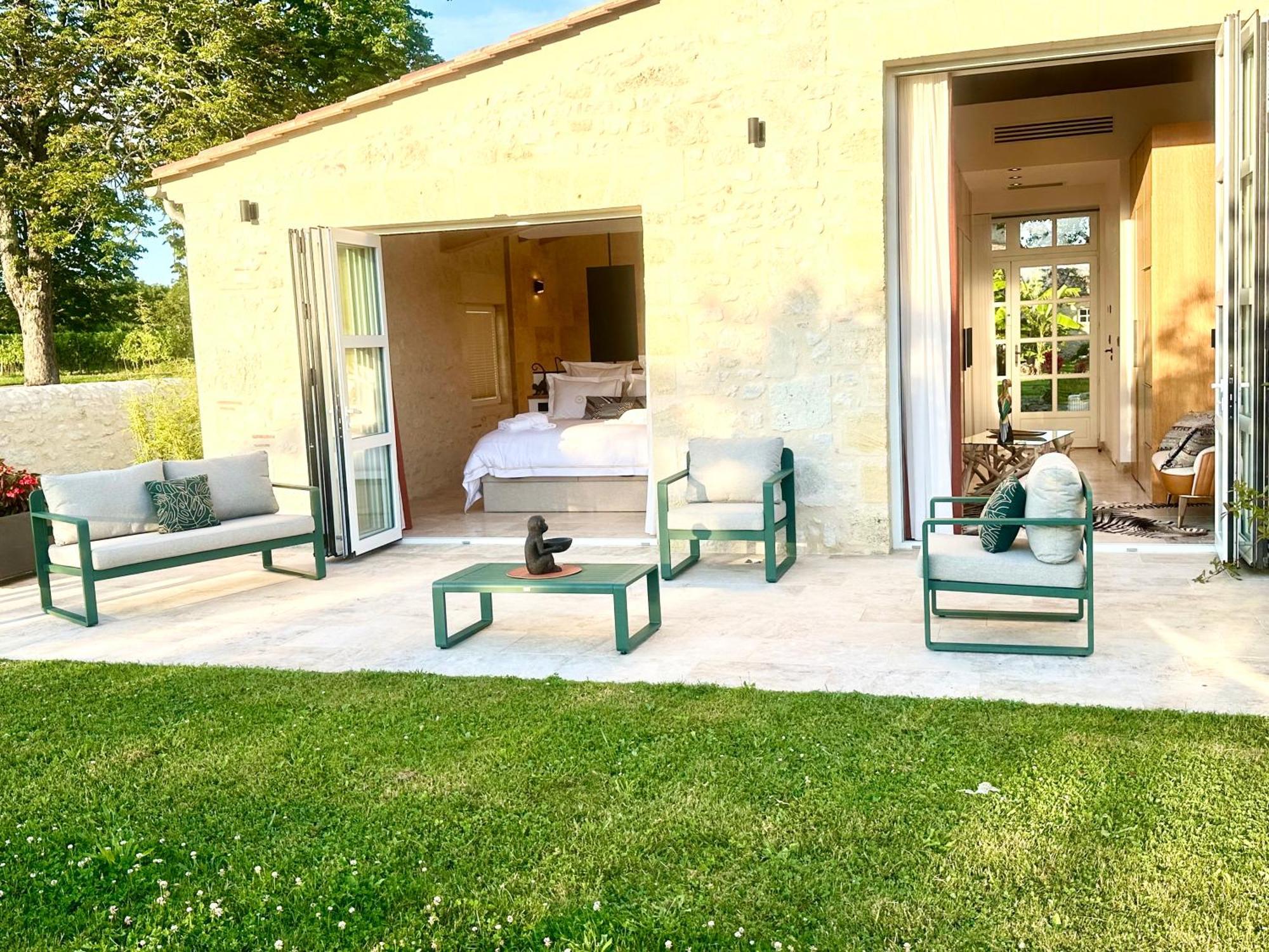 Chateau De Lafont Suites Saint-Vivien  Buitenkant foto