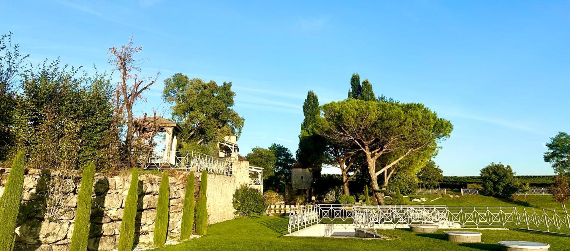 Chateau De Lafont Suites Saint-Vivien  Buitenkant foto