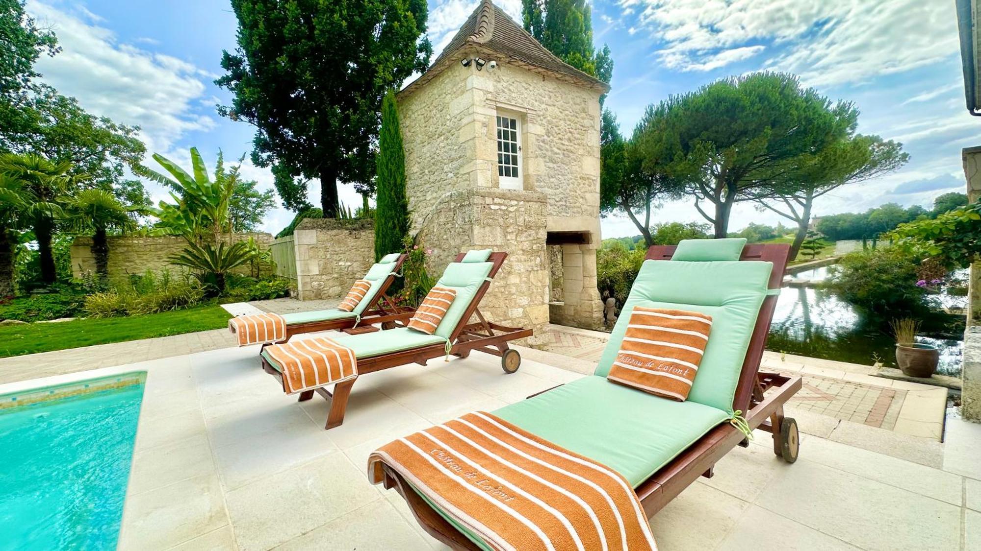 Chateau De Lafont Suites Saint-Vivien  Buitenkant foto