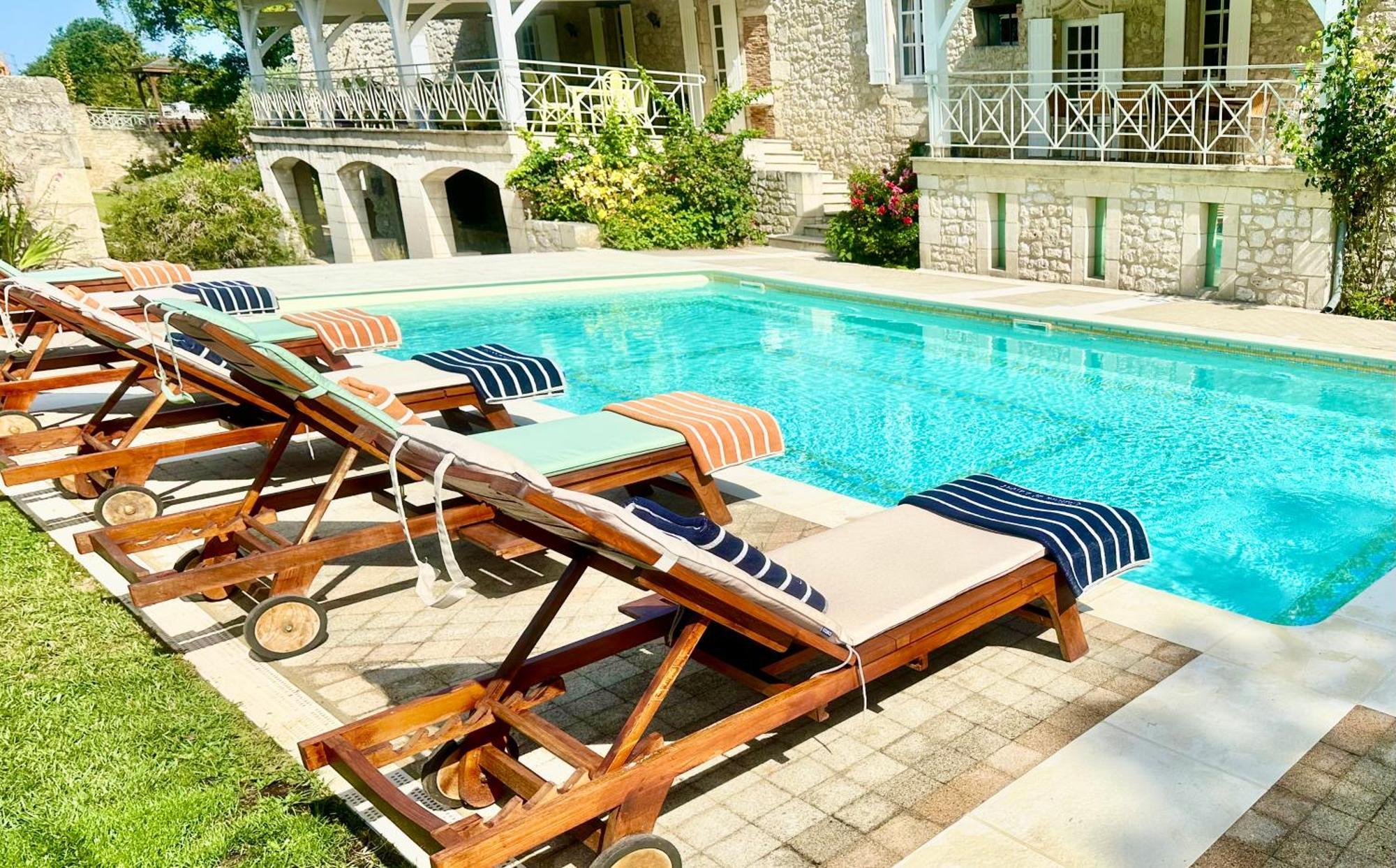 Chateau De Lafont Suites Saint-Vivien  Buitenkant foto
