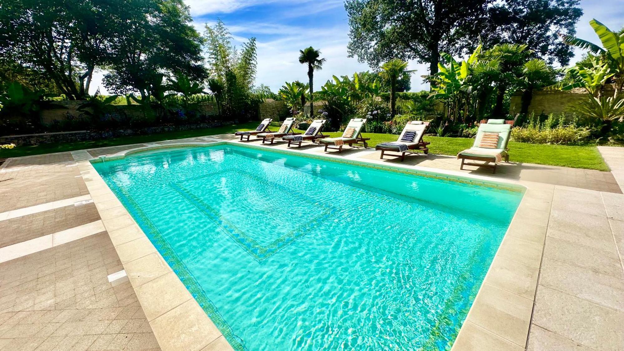 Chateau De Lafont Suites Saint-Vivien  Buitenkant foto