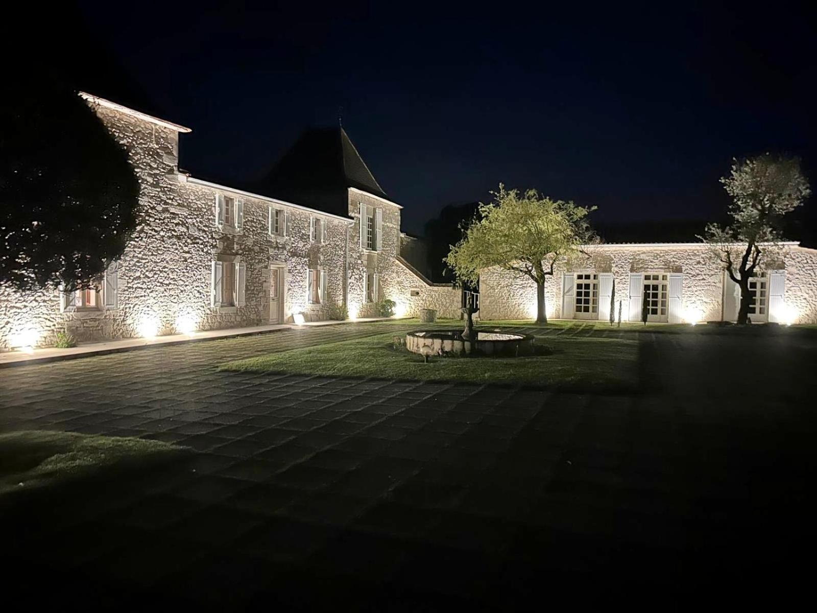 Chateau De Lafont Suites Saint-Vivien  Buitenkant foto